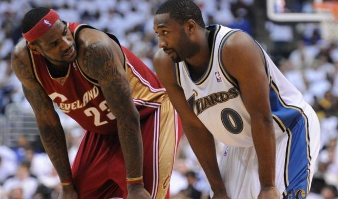 形势变得异 形势变得异